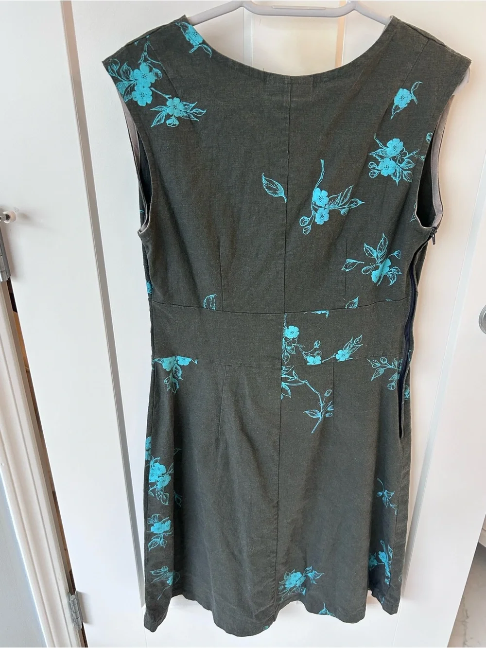 Smoking Lily Soft Charcoal Grey Floral V-Neck Midi Dress with Aqua Print - Picture 9 of 11